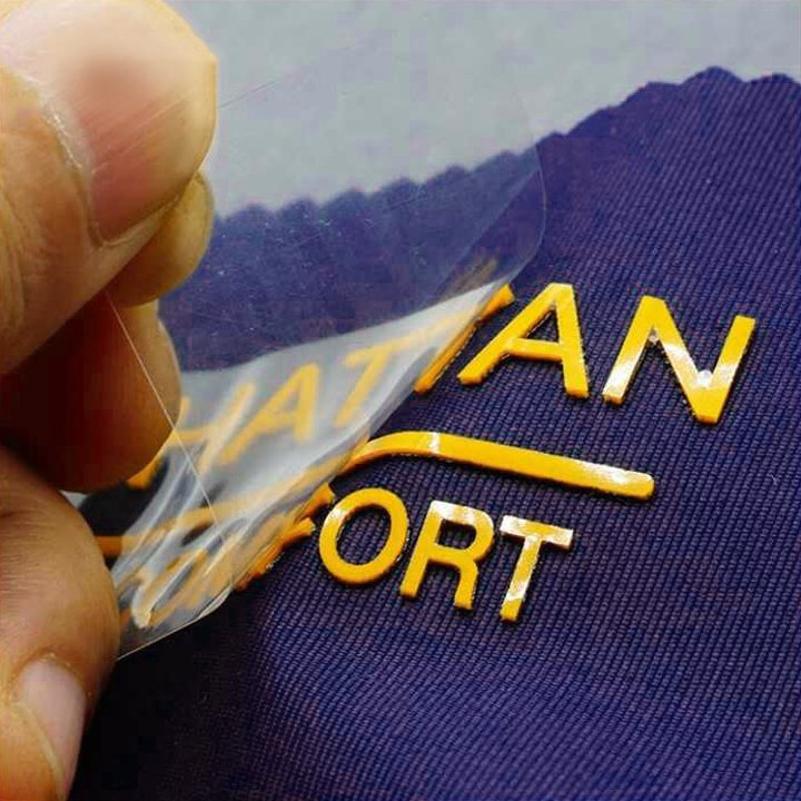 China Factory Direct Price Custom Printing 3D Embossed Silicone Logo Heat Transfer Label for Clothing