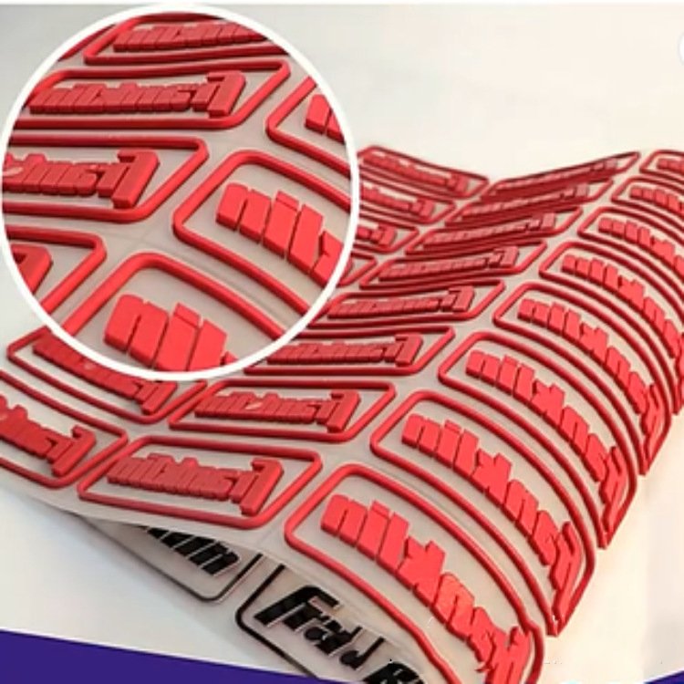 China Factory Direct Price Custom Printing 3D Embossed Silicone Logo Heat Transfer Label for Clothing