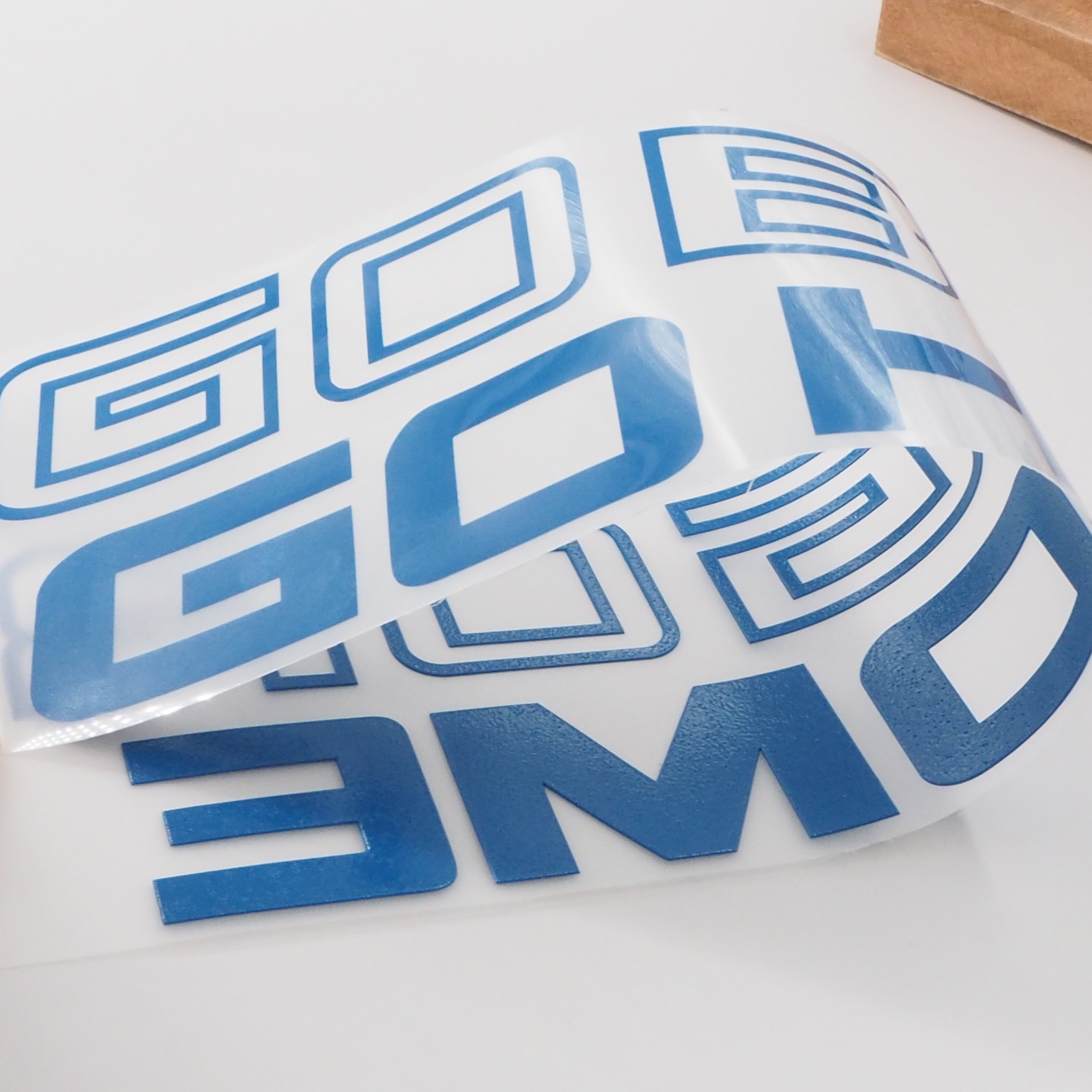 Wholesale Custom Iron Sticker Logo Design Dtf Dtg Full Color Plastisol Silk Screen Heat Transfer Printing For T Shirts