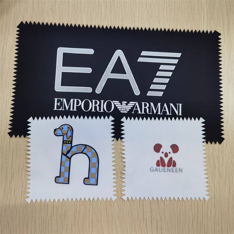 Fast delivery Heat Transfer Printing 3D Soft silicone label Wash Care Label With Good Service