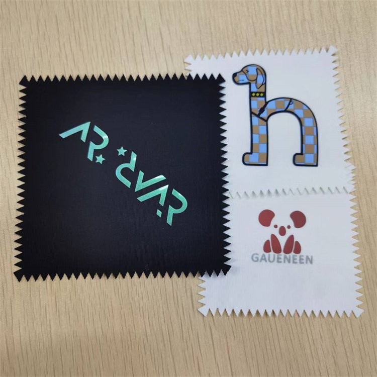 Fast delivery Heat Transfer Printing 3D Soft silicone label Wash Care Label With Good Service