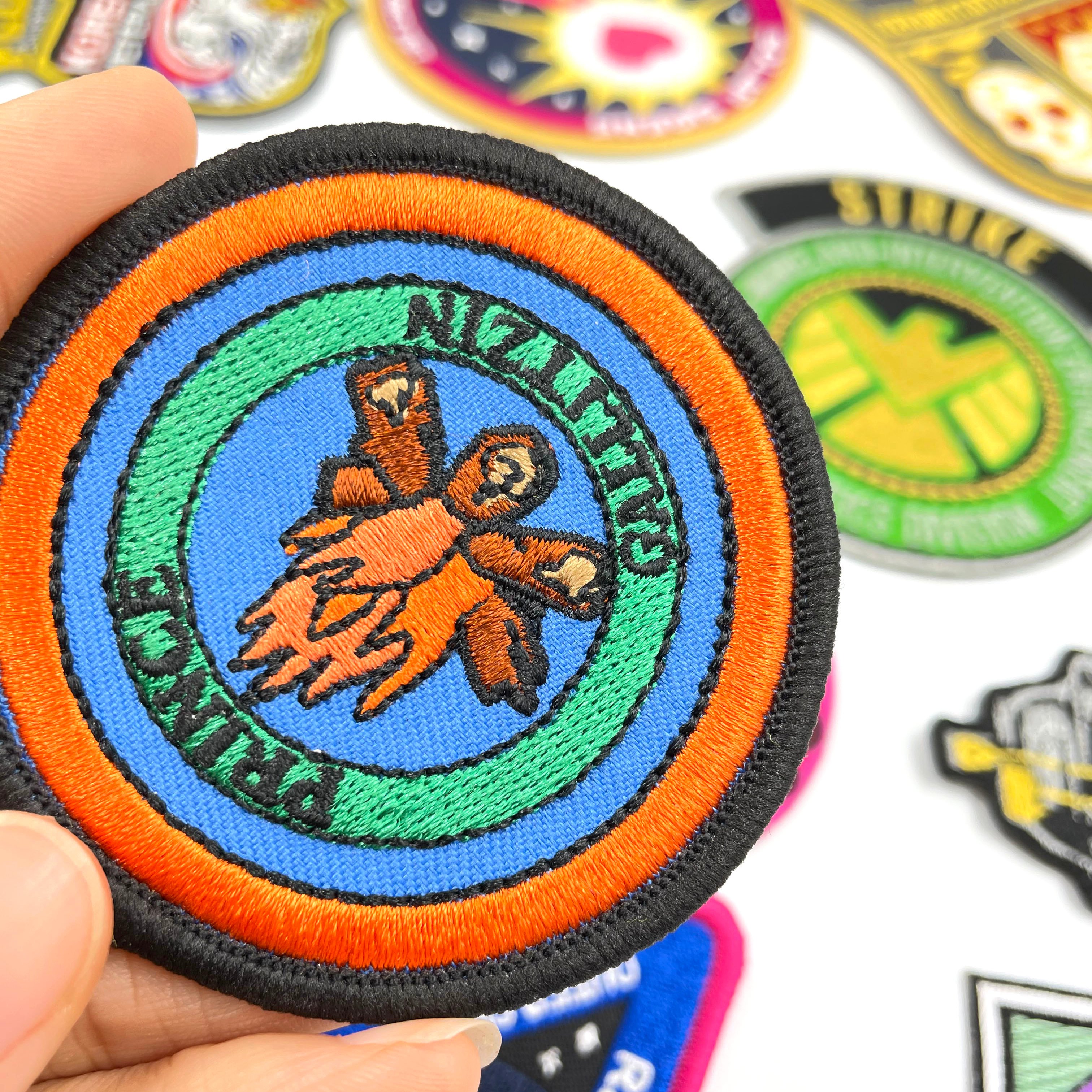 Heat Transfer Woven Fabric 100% Embroidered Patch Custom Embroidery Patch Customized Sew Iron On Patches For Clothing