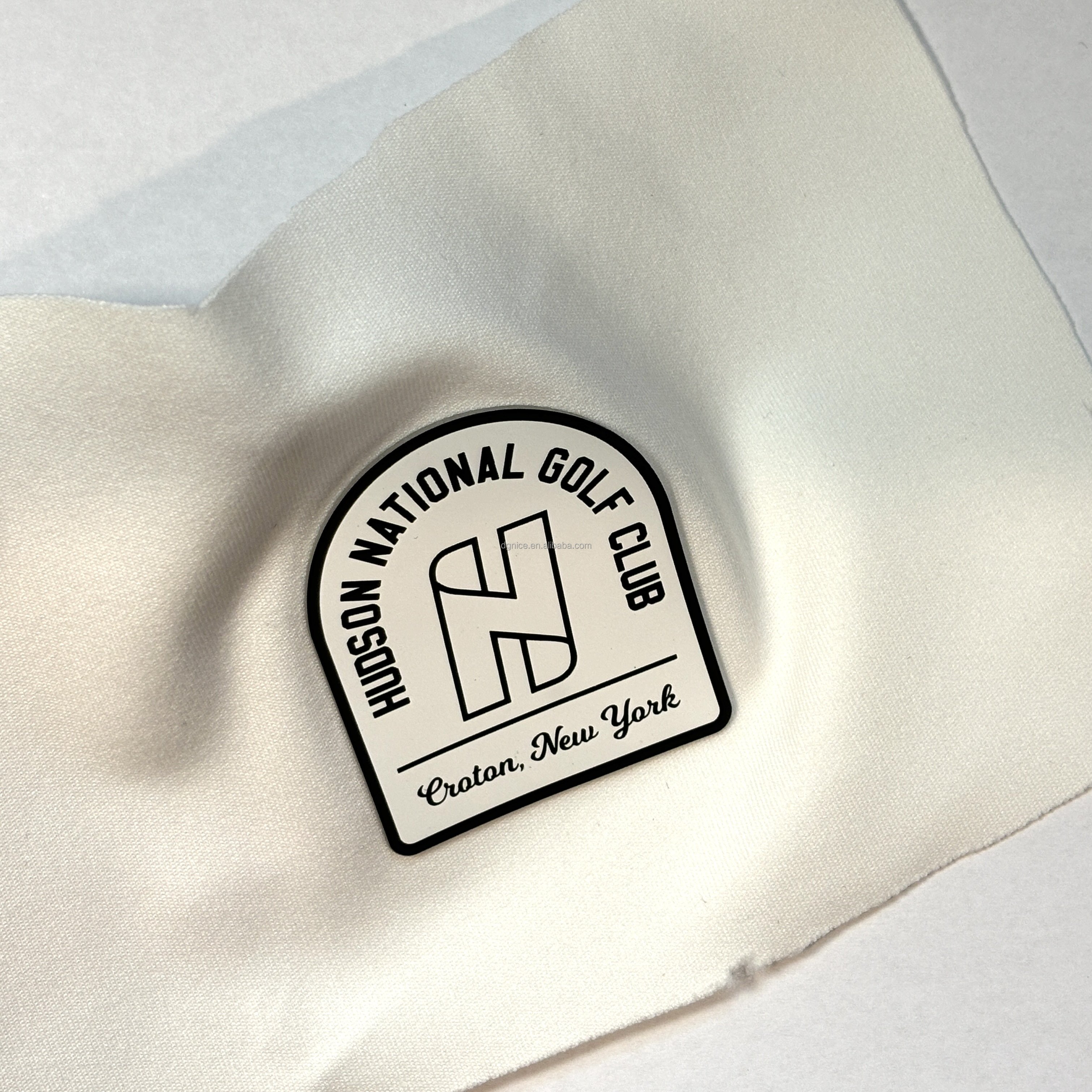 Custom Raised Silicone Press Iron On 3D Silicone Heat Transfer Printing Iron-on Foil Sticker Labels Silicone Logo For Clothing