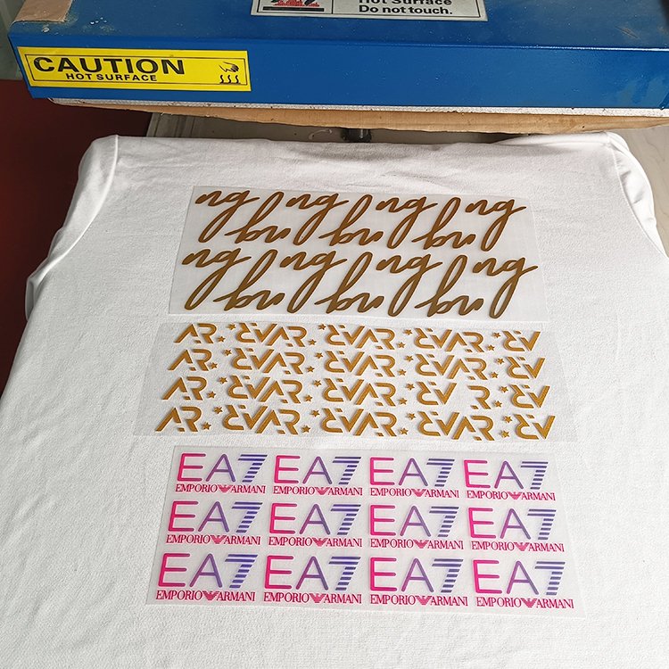 Fashion New Arrival Silicone Patch Gold Color Heat Transfer Applique For T-shirt Thermal Transfers Sticker Screen Printing