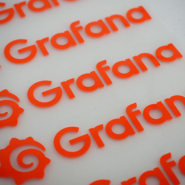 High Quality Customize Any Color 3d Heat Transfer Silicone Label Embossed Heat Transfer Patch For Clothing/bag
