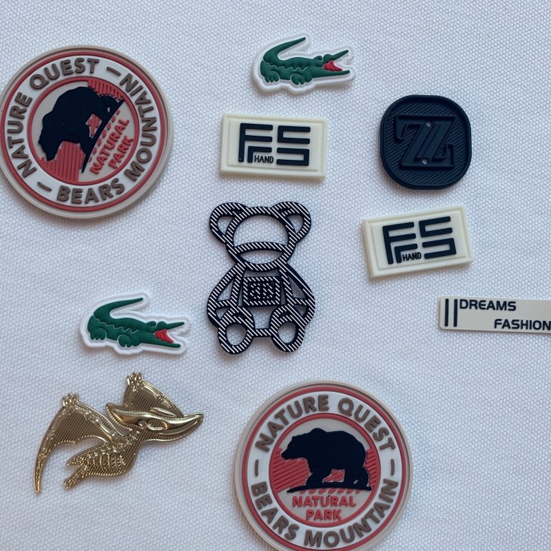 High Density Customized Embossed 3D Silicone Printing Logo Apparel Heat Transfer Labels for T-shirts