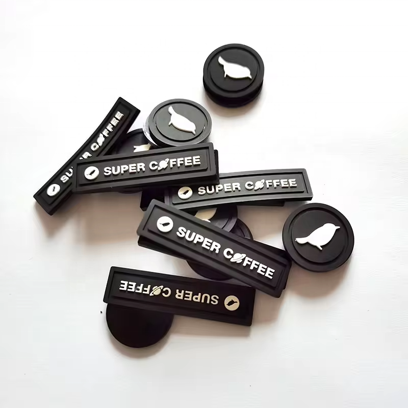 Customized Silicone Label Garment Patches Logo Tag Soft PVC Rubber Label 3D Silicone Heat Transfer Printing Label For T-Shirt