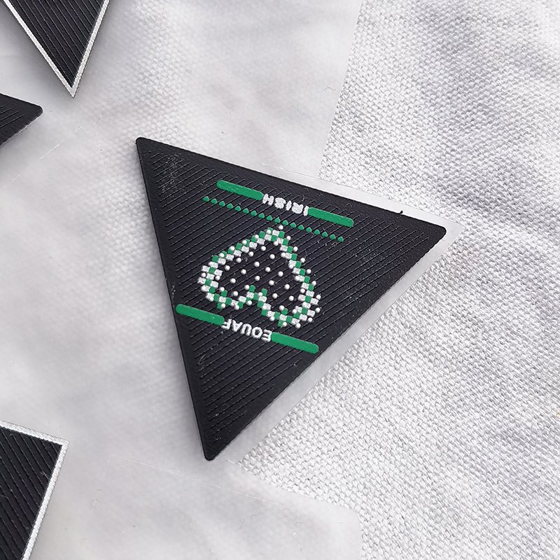 Promotion Silicone Screen Printed Label Heat Transfer with Triangle Ring Buckle Flat Rubber for Shirt 3d Waterproof for Clothing