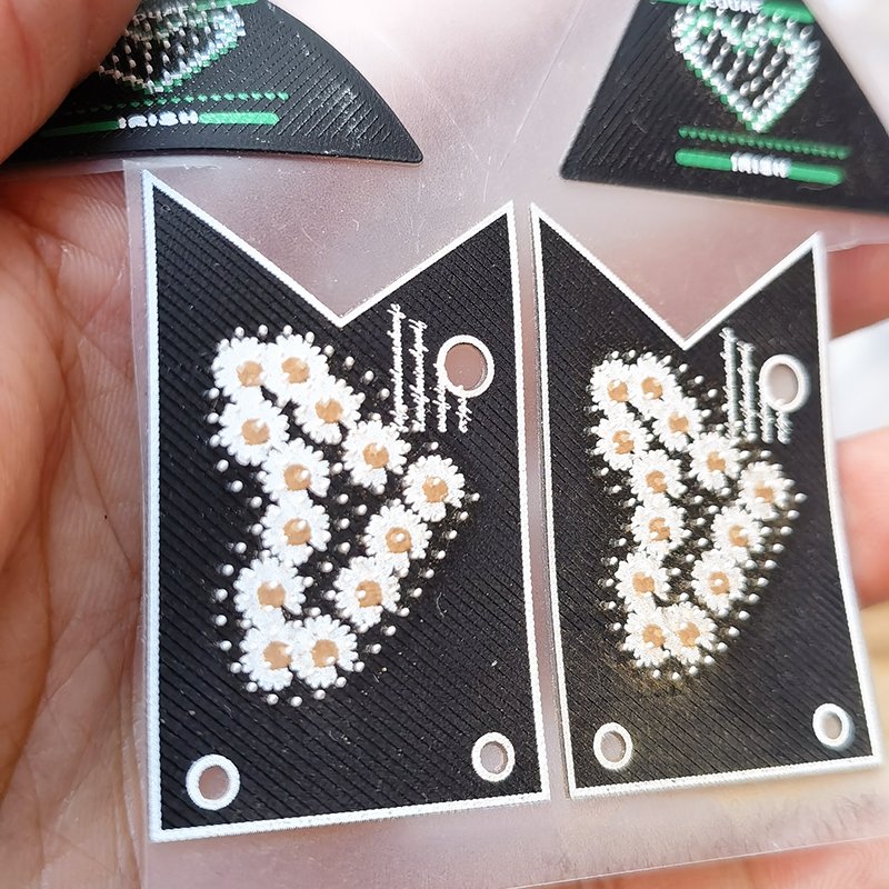 Promotion Silicone Screen Printed Label Heat Transfer with Triangle Ring Buckle Flat Rubber for Shirt 3d Waterproof for Clothing