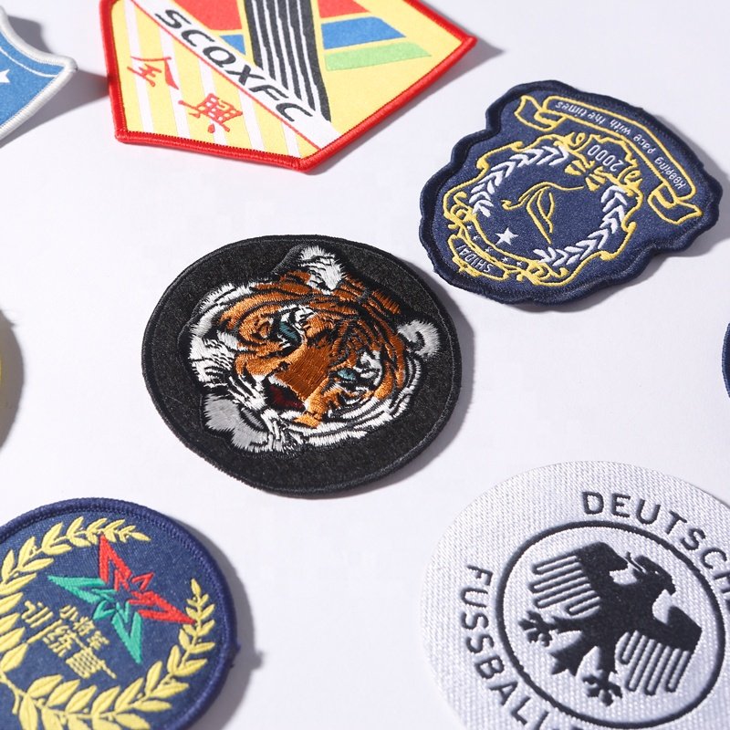 High Quality Batch Custom Red Printing Garment Labels for Coat, Hat, Shirts, Cloth