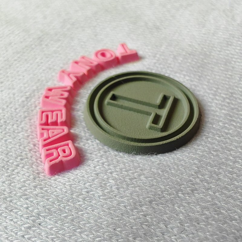Wholesale Custom Heat Transfer Printing Label 3d Embossed Silicone Logo Printing Clothing Sustainable Tags Labels Garment Labels