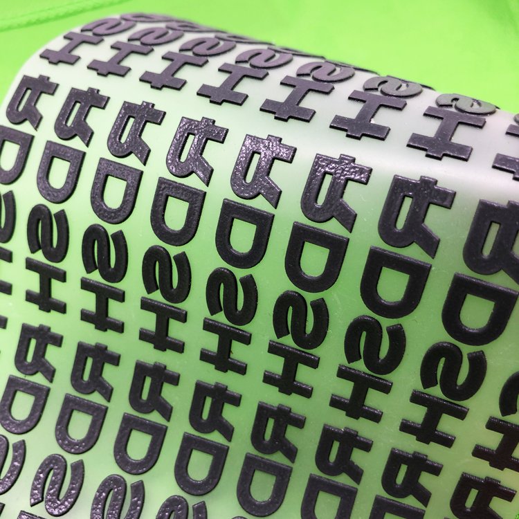 Custom Raised Silicone Heat Transfer Sticker Logo Embossed 3d Silicone Heat Transfer Printing Label for Clothing