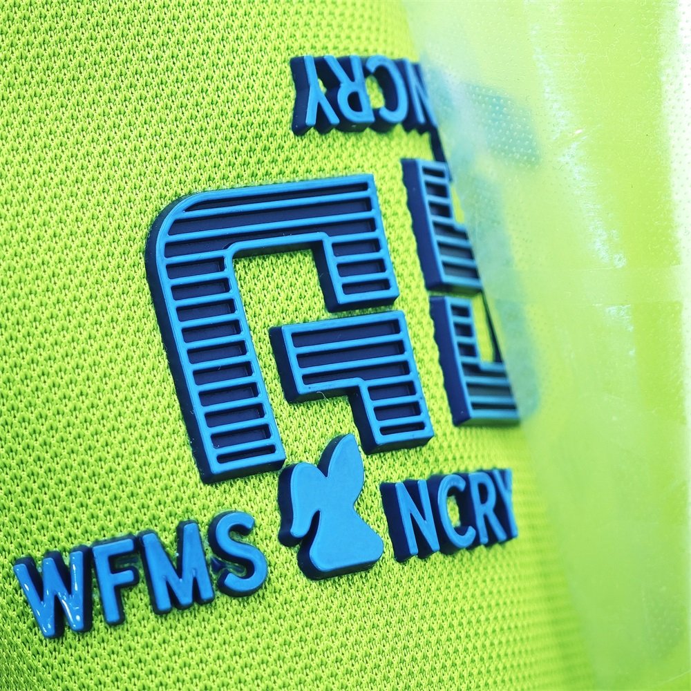 Custom heat transfer logo vinyl 3 inch patches heat transfer print 3d raised puff silicone logo