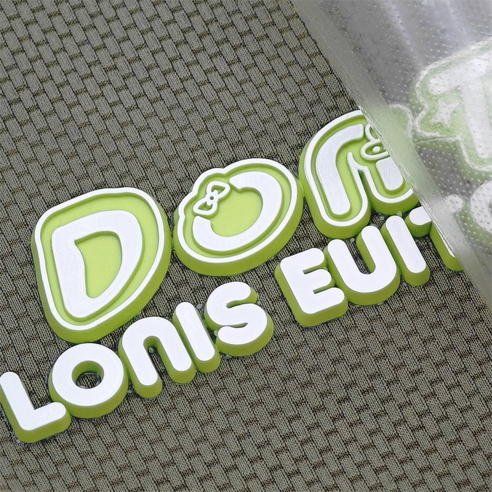 Custom heat transfer logo vinyl 3 inch patches heat transfer print 3d raised puff silicone logo