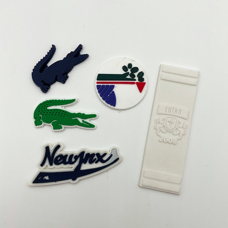 Wholesale Custom Personalized 3d Soft Rubber neck Patches label pvc silicone heat transfer label For Garment/Bags/Shoes