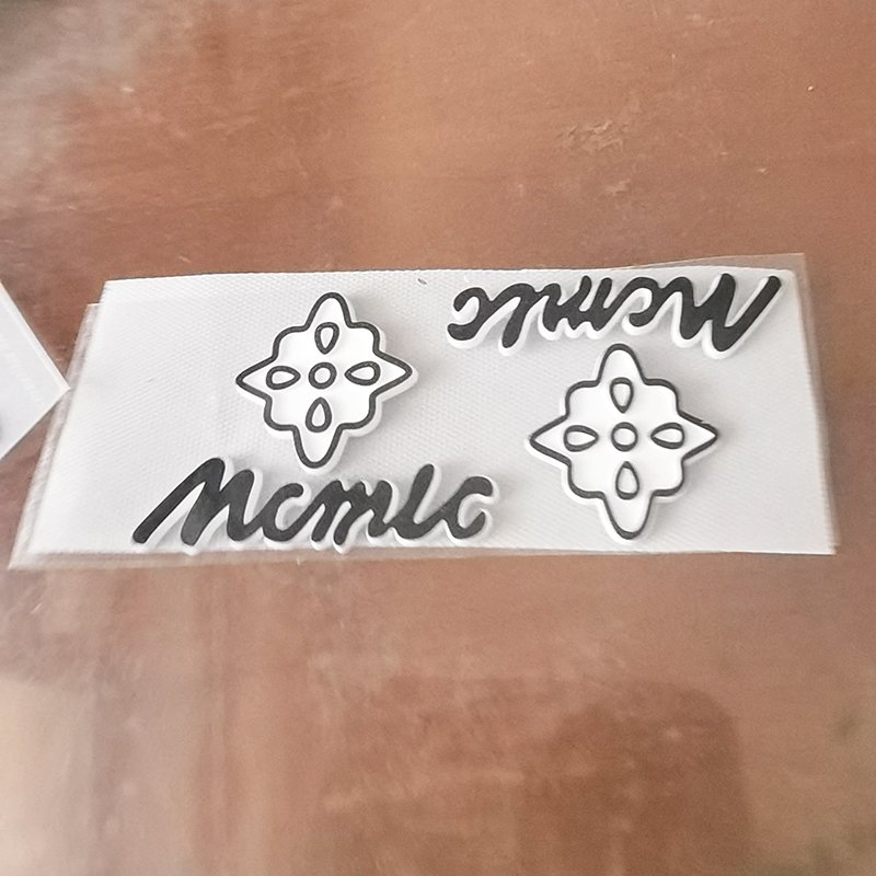 Best Price Silicone Garment Label Silicon Rubber Private Reusable Frownline Patches Product Tags For Leather 3d- Heat For Dress