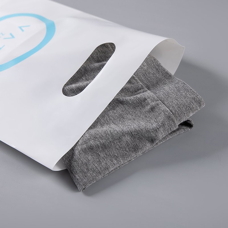 Eco Friendly Custom Logo Printing Garment Packaging Patch Handle Die Cut Plastic Shopping Bag