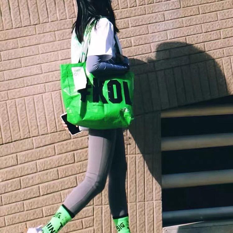 Recyclable large capacity fashion shoulder packaging tote laminated pp woven shopping bag