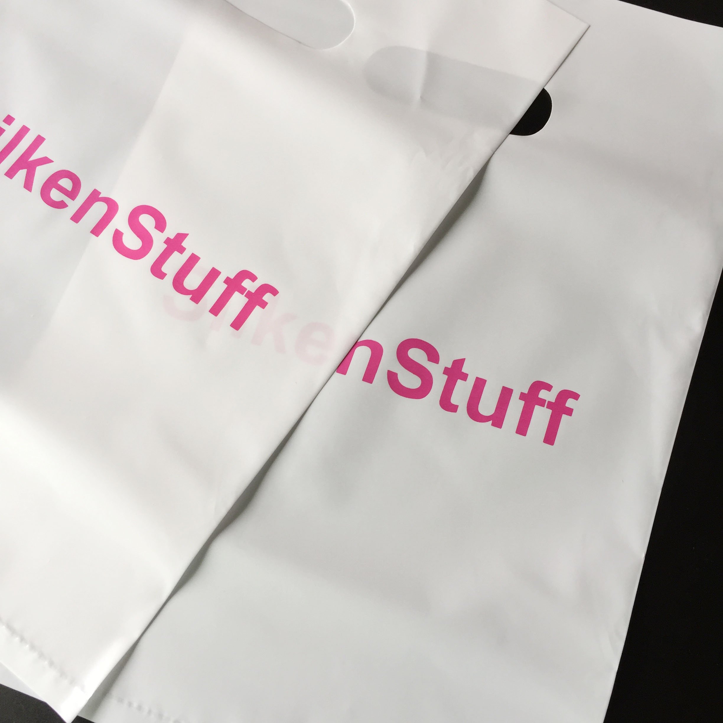 Customized die cut plastic pe thickness with logo print white carrier gift retail plastic shopping bags