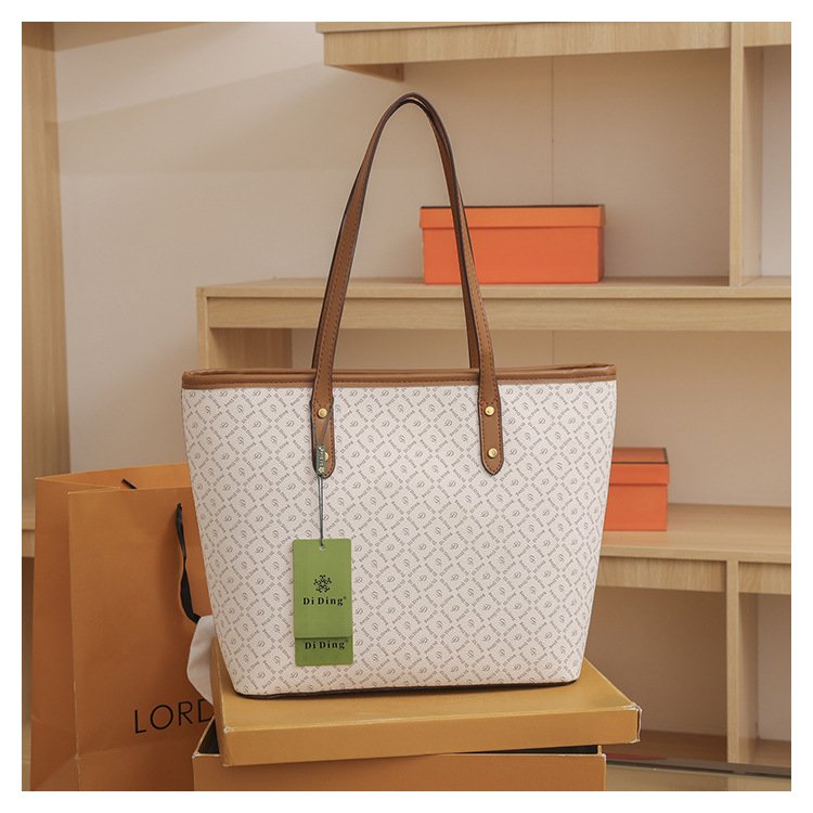 Large Capacity Handbags Women Luxury Comfortable Leather Casual Crossbody Bag Manufacturer Lady Fashion Handbag