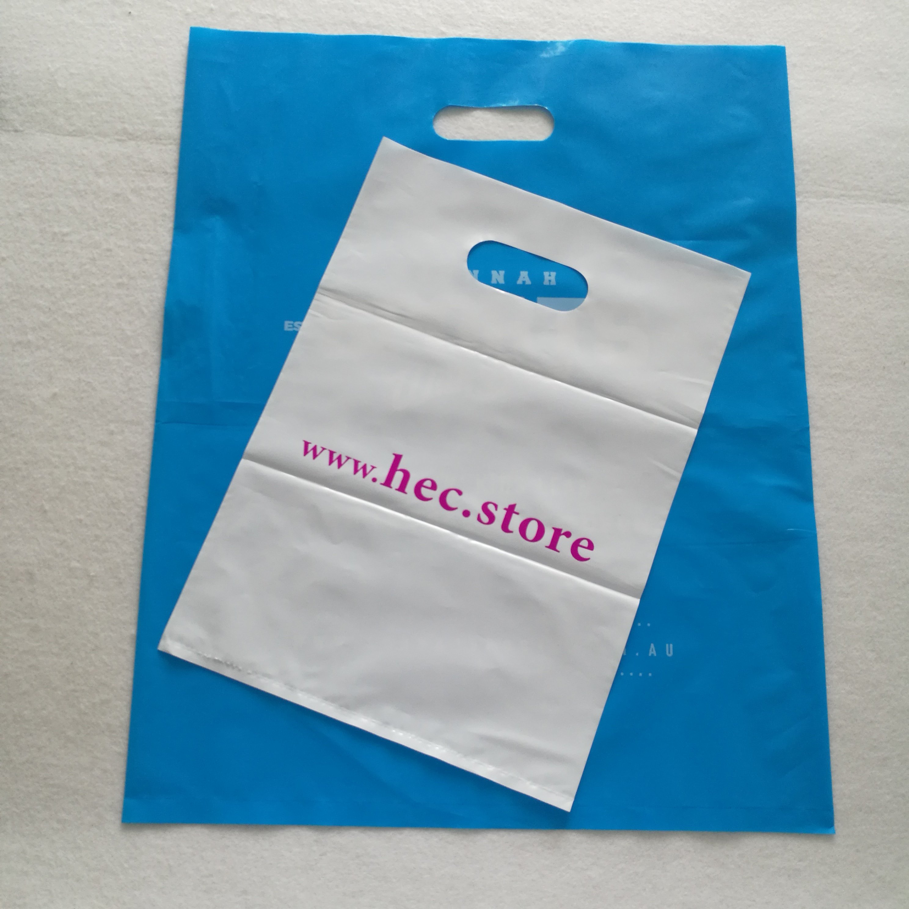 High quality 100% Biodegradable pvc die cut colorful printed logo shopping bags for clothing