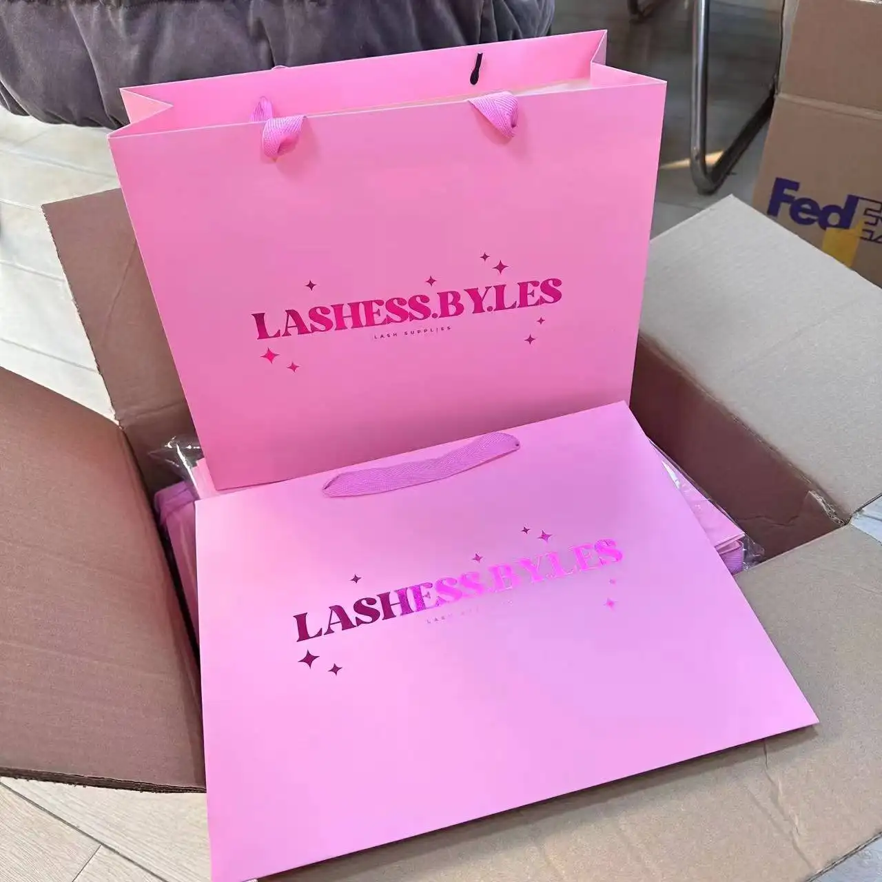 Luxury Gift Packaging Christmas Kraft Shopping Tote Fashion Paper Bags China Factory Custom Logo Printing Kraft Paper Bag
