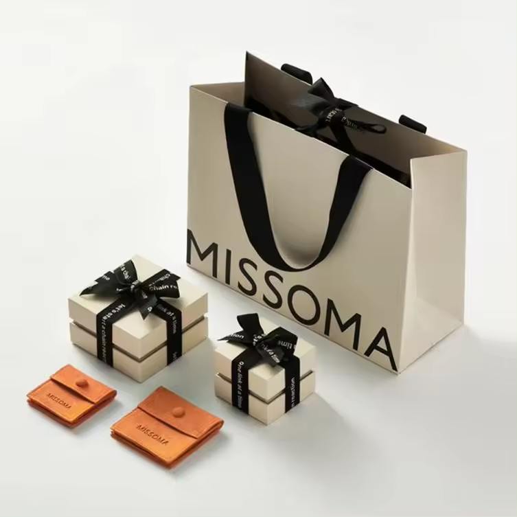 Wholesale Eco-Friendly Reusable Pink Shopping Bag Customizable Paper Packaging for Gifts Jewelry Clothing with Your Logo Handles