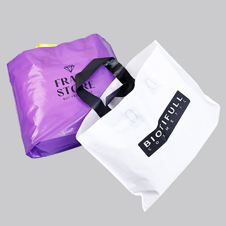 Hot sell high quality handle plastic packaging bag for clothes shopping bags with logos