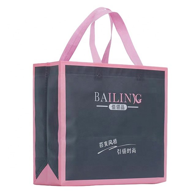 Foldable non-woven shopping bag is easy to carry