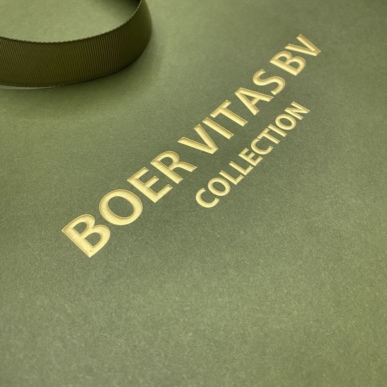 Custom Personal Luxury Large shopping Paper bags With Your Own Logo Package Paper Gift bag Custom Green Paper bags Print
