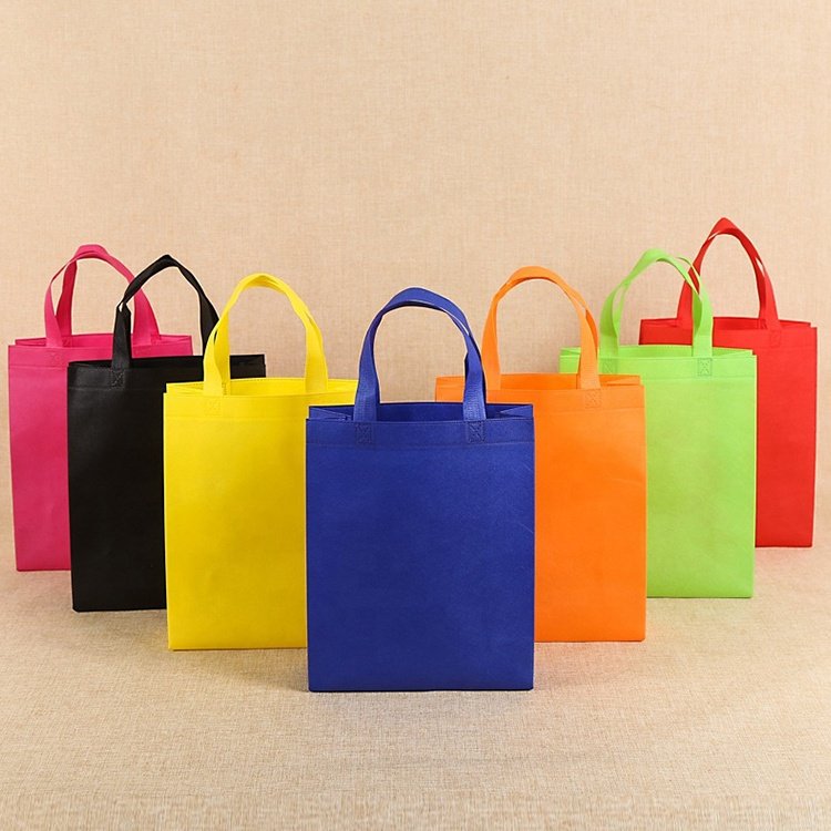 Custom Logo Promotional Eco-friendly Tote Bags Reusable Fashion Non-Woven Shopping Bag