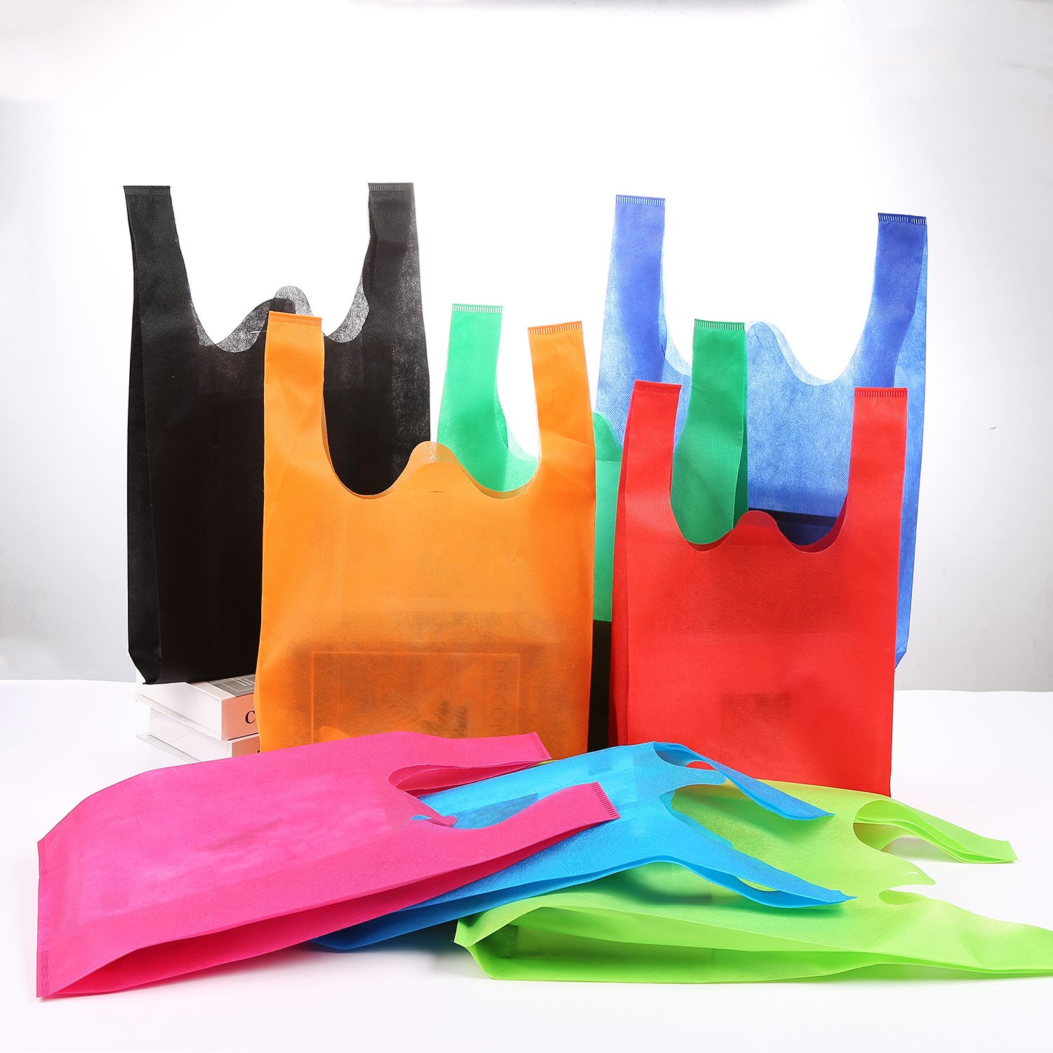 China Factory Cheap Wholesale Non Woven W Cut Shopping Bag Eco Pp Non Woven Bag Customized Color Size