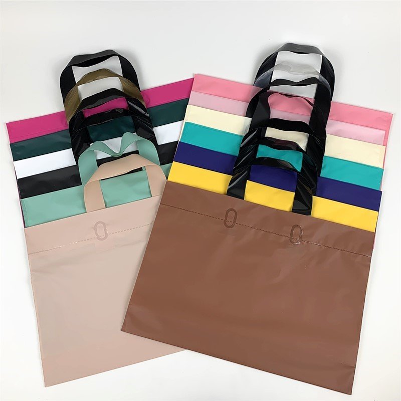 Yiwu Oke Factory In-Stock Wholesale Printed Logo PE Frosted Plastic Handbags Bottom Gusset Gift & Clothing Shopping Bags
