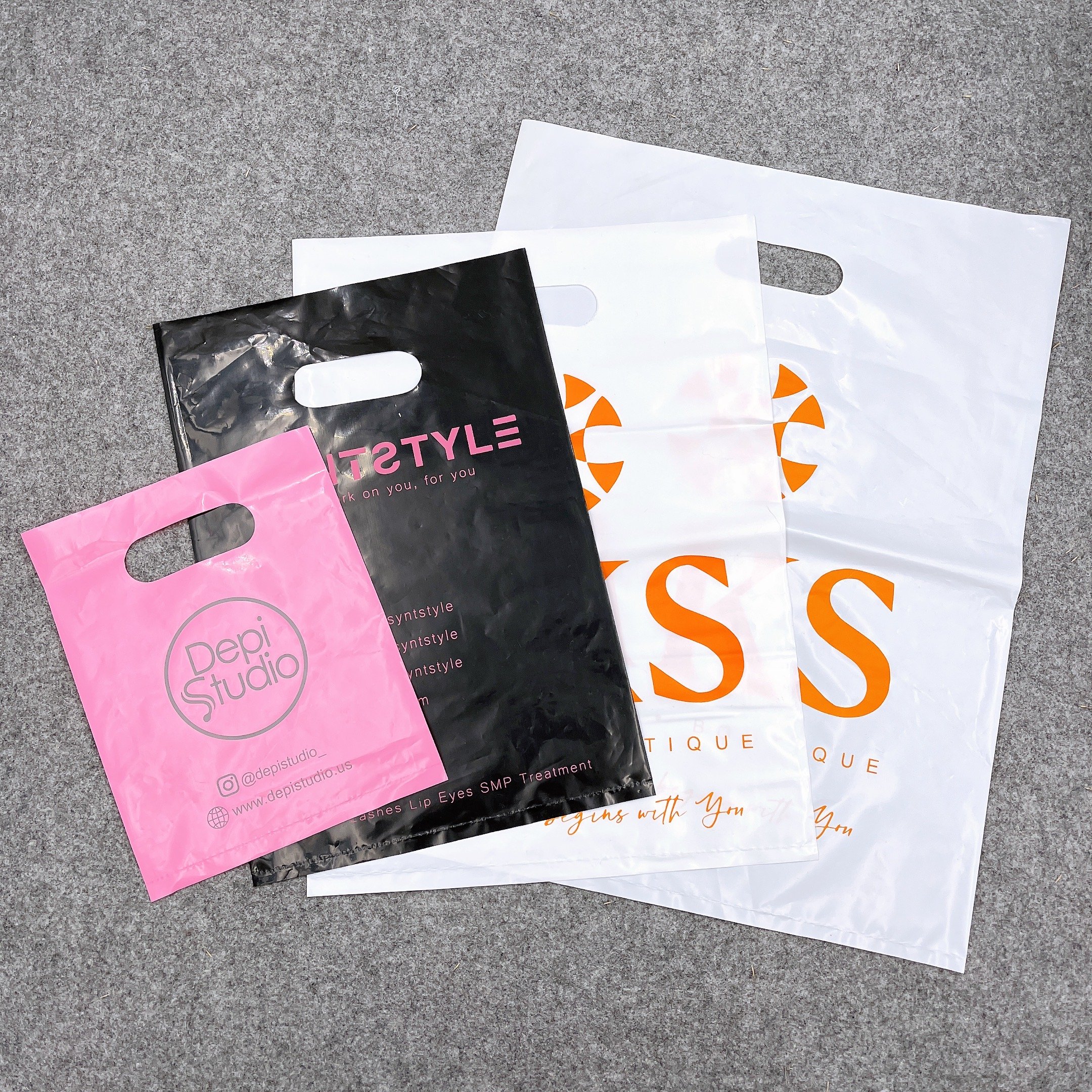 Custom Printed Logo Design LDPE/HDPE handle plastic bag die cut bag shopping bag for clothing shoe packing