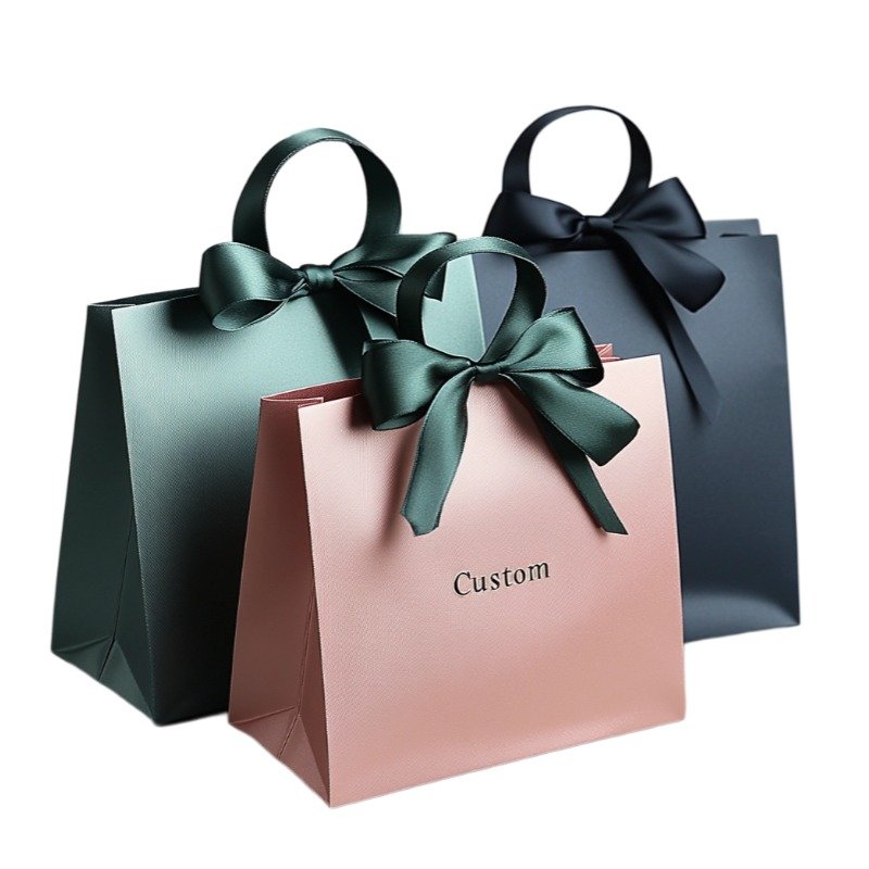 2024 Luxury Customized Branded Logo Luxury Black Paper Apparel Packaging Gift Shopping Bag Paperbag