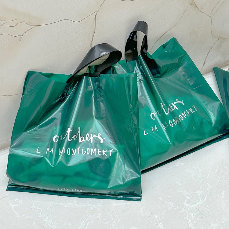 OEM custom logo patch handle plastic packaging bag shopping bag with logo plastic shopping bag