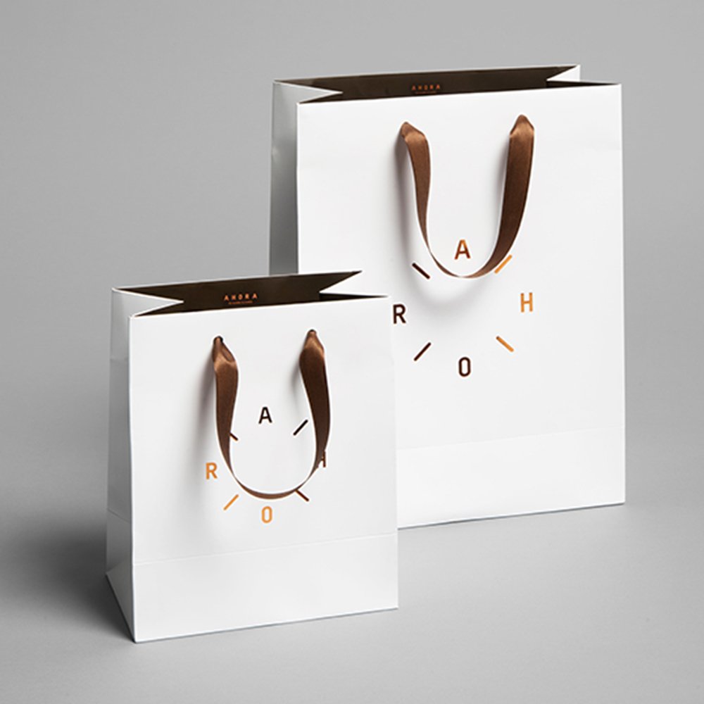 Guangzhou Manufacturer Mat Black Bag Coated Paper Printed Logo Shopping Bag for Garments