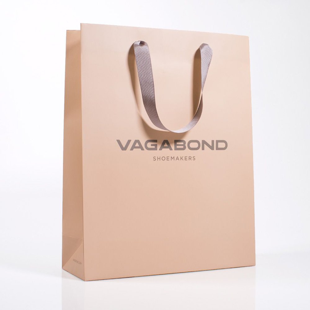 Guangzhou Manufacturer Mat Black Bag Coated Paper Printed Logo Shopping Bag for Garments