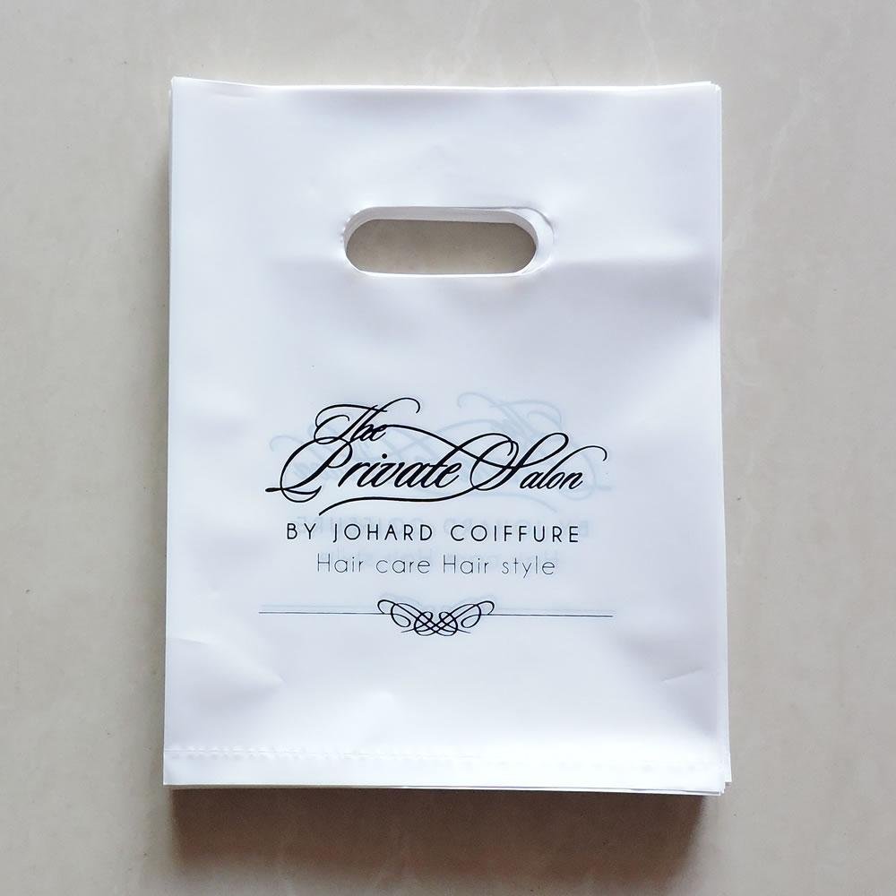 Custom Logo Die Cut Plastic Shopping Bags with Handle for Cloth Packing