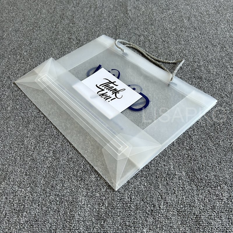 Free Sample Customised Frosted plastic shopping bags with handle