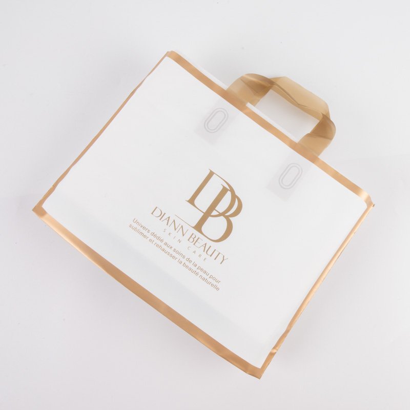 High Quality Boutique White Shopping Bag With Handle With Custom Logo Gift Plastic Shopping Bags For Clothes Packaging