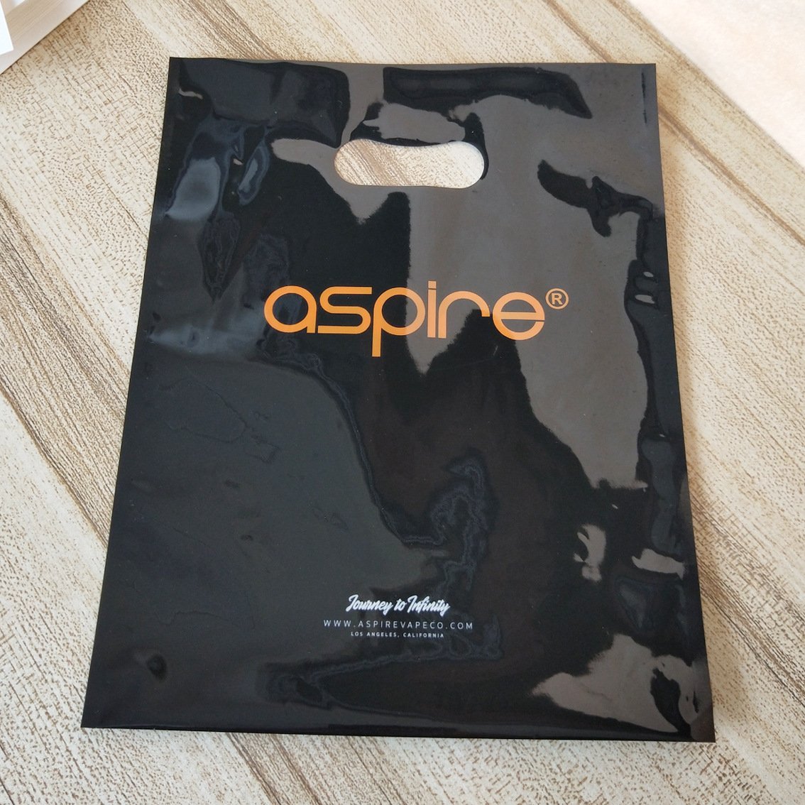 Hot Selling Custom Die Cut Plastic Bags Packaging Poly Bag for Clothes Plastic Shopping Bags with Handle