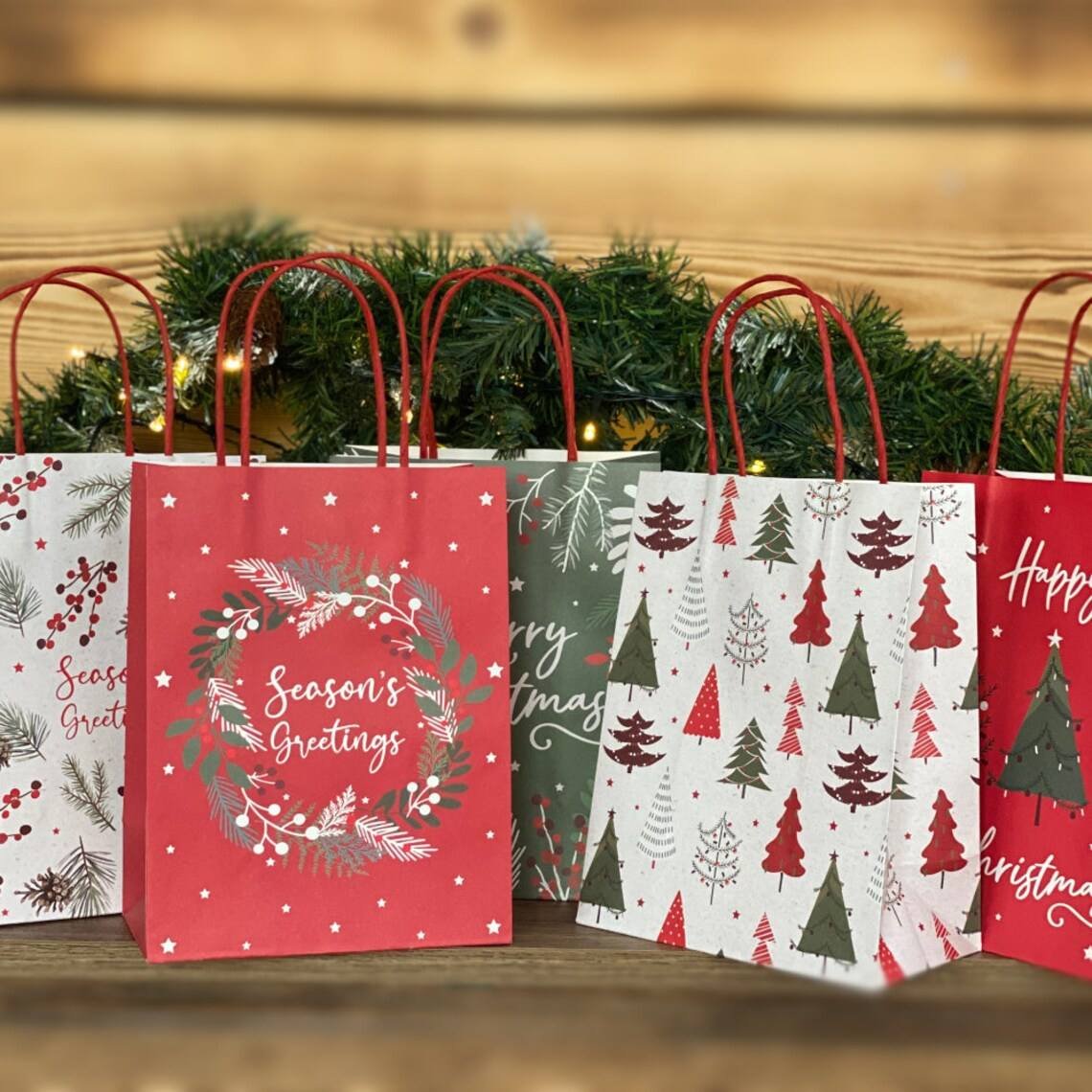 Christmas Red Brown Bolsas De Papel Custom Logo Printing Gift Candy Handle Shopping Kraft Paper Bags for Packaging