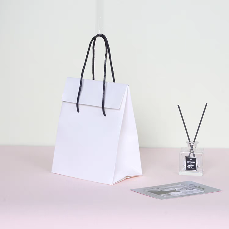 Promotional Luxury Custom White Clothing Shopping Bag with Handle Kraft Paper Printed Gift for Jewelry-Recycled Materials