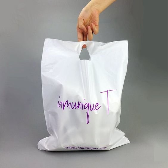 Custom Logo hot sale white plastic shopping bag for clothes/t shirt/garment packaging bag