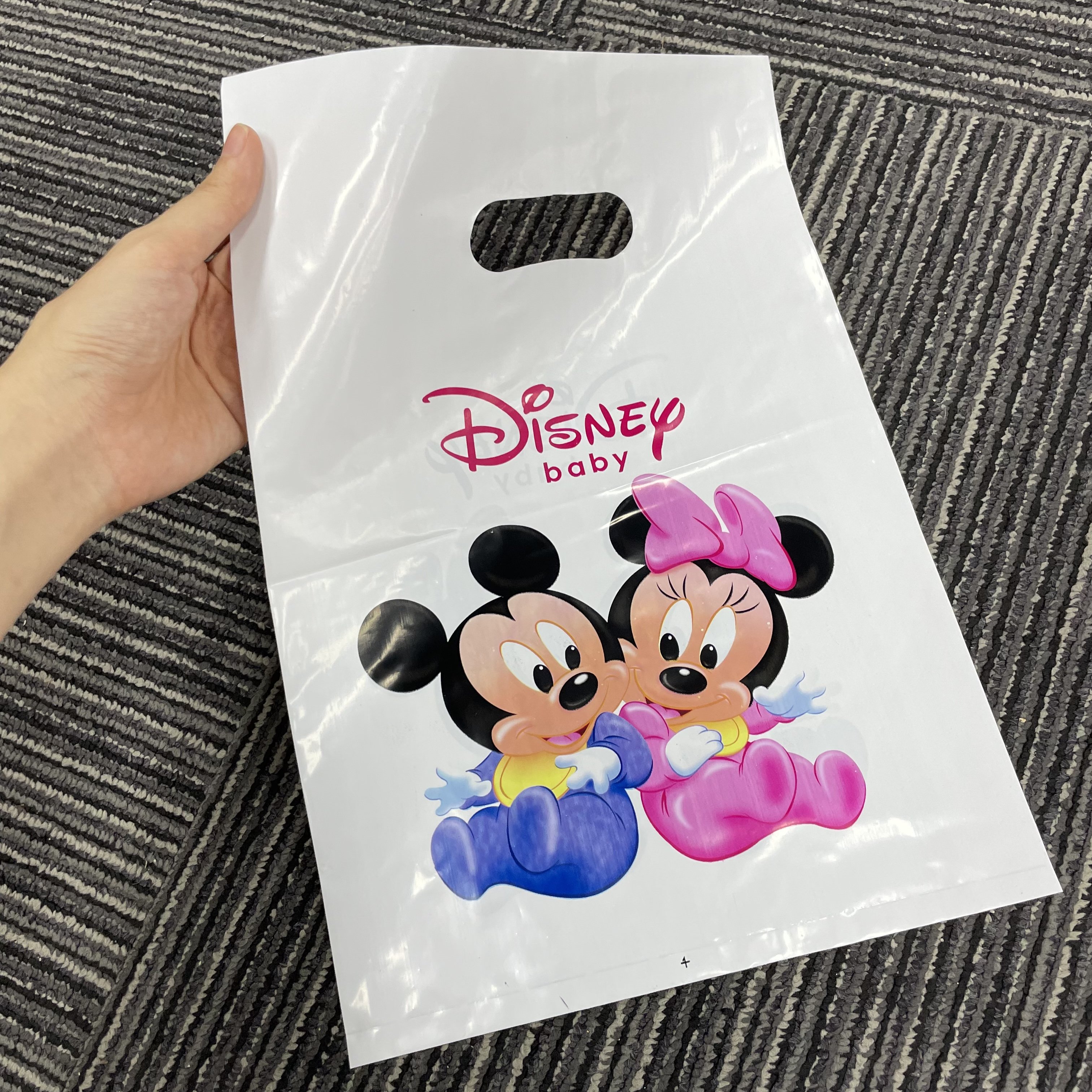 Custom Logo hot sale white plastic shopping bag for clothes/t shirt/garment packaging bag