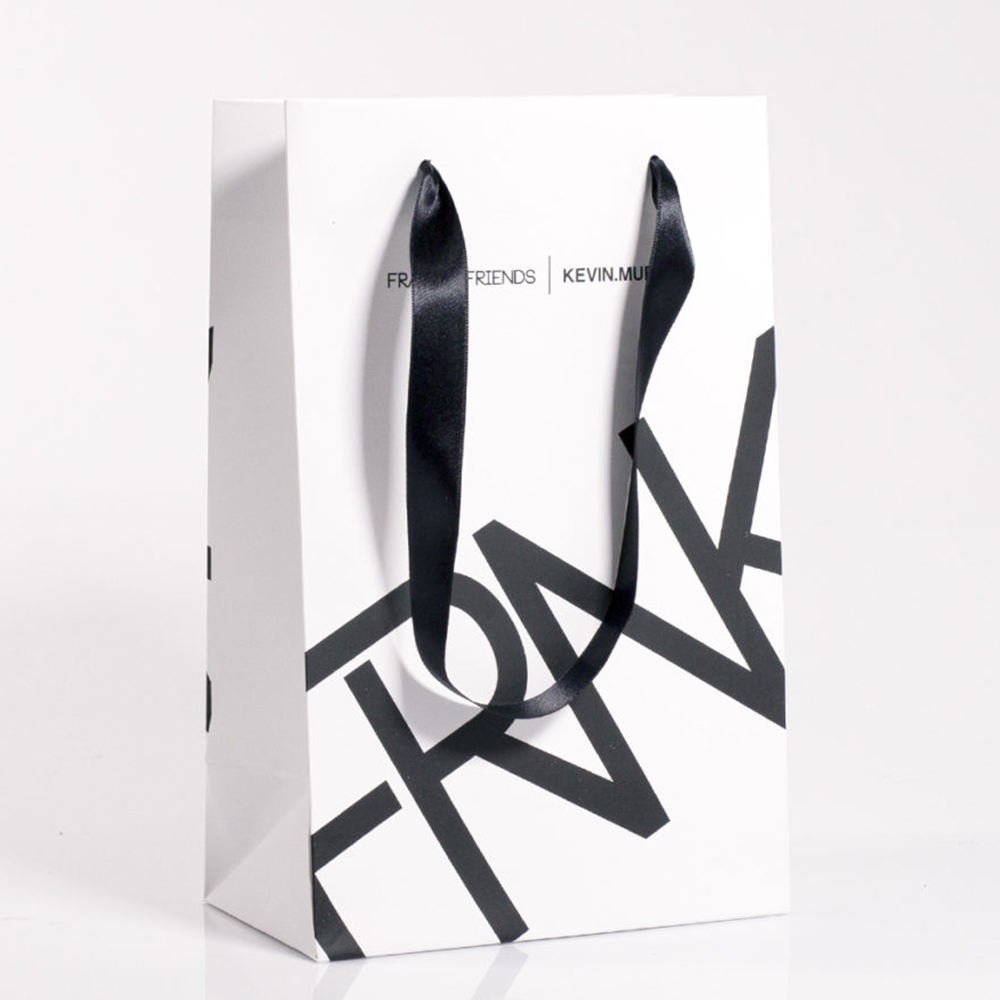 Custom Fashion Red Kraft Paper Shopping Bags Small Luxury Retail Design With Logo Made Of Cardboard For Gift Packaging