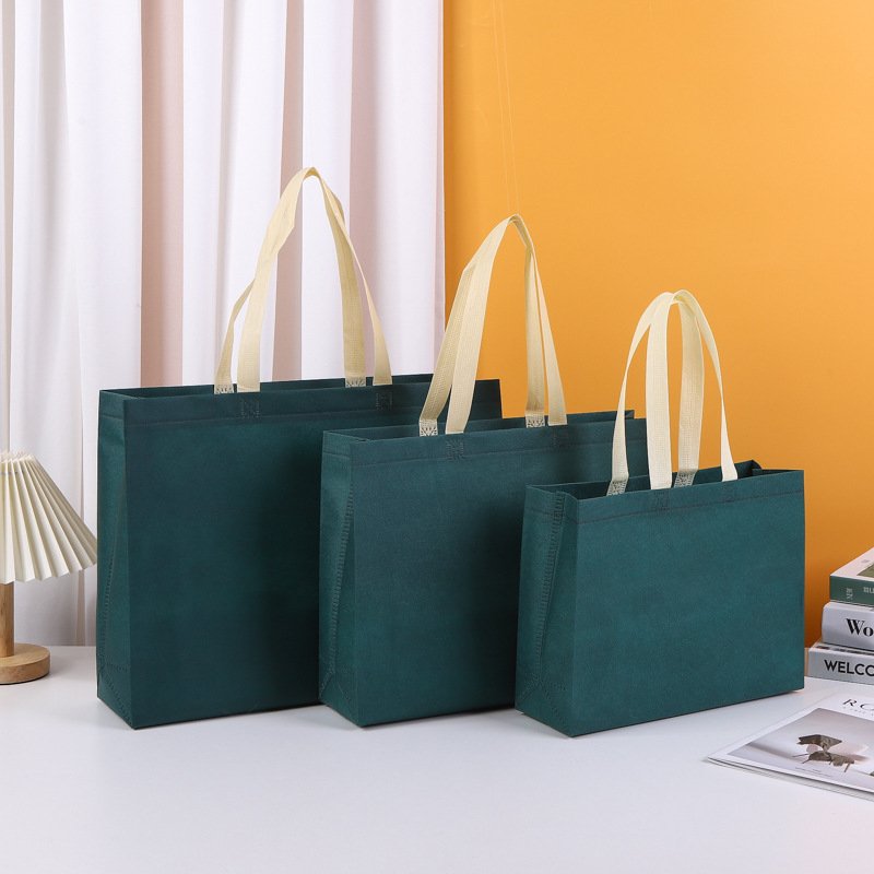 Blank non-woven tote bag customized small batch clothing shopping bags Environmental protection non-woven bags customized