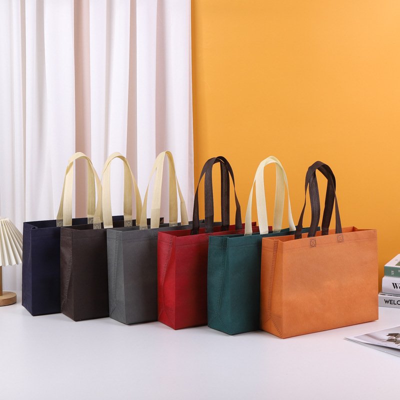 Blank non-woven tote bag customized small batch clothing shopping bags Environmental protection non-woven bags customized