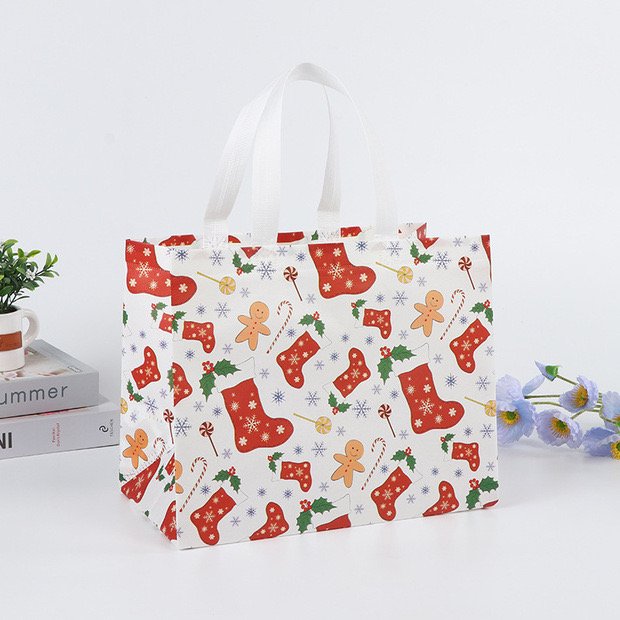 GOOD price 2023 New Arrival Christmas gift handle bags with full color printing Stock ready non woven shopping bags